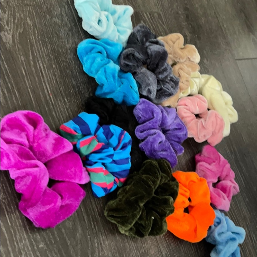 Scrunchie bundle! - Picture 4 of 4